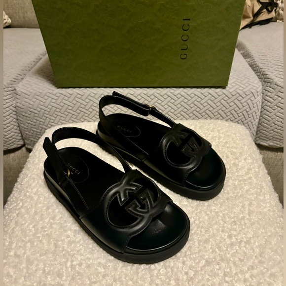 đź’—Authentic Gucci Cosmos Softy Leather Sandal. In excellent condition! - Picture 9 of 11